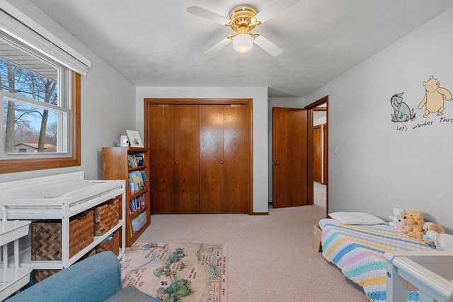 1327 SANDSTONE PLACE, Green Bay, WI 54313