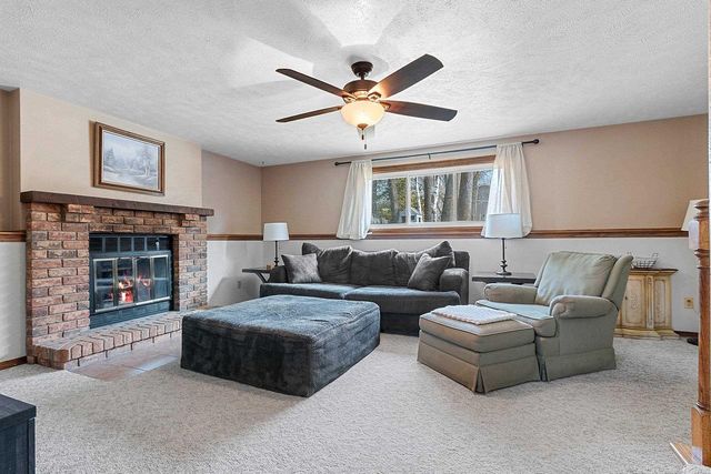 1327 SANDSTONE PLACE, Green Bay, WI 54313