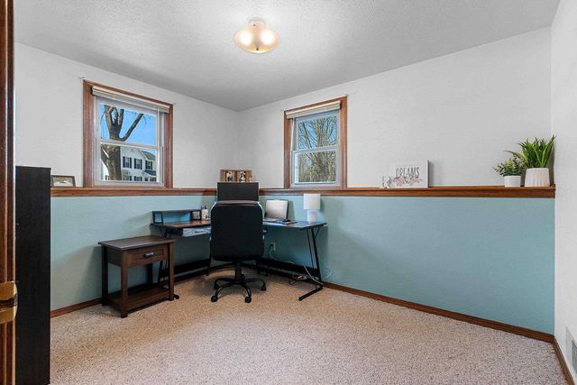 1327 SANDSTONE PLACE, Green Bay, WI 54313