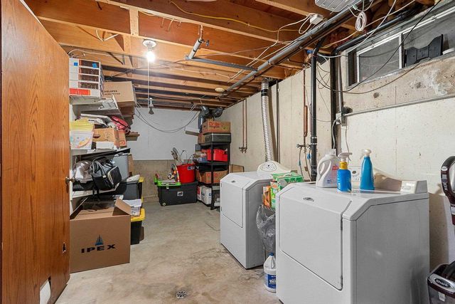 1327 SANDSTONE PLACE, Green Bay, WI 54313