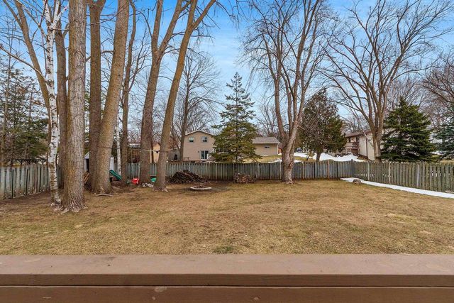 1327 SANDSTONE PLACE, Green Bay, WI 54313