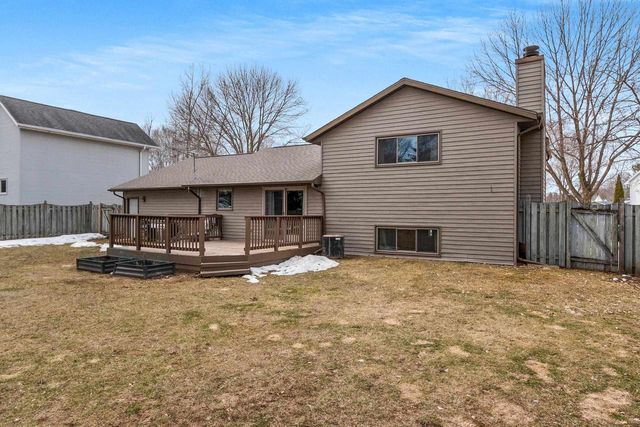 1327 SANDSTONE PLACE, Green Bay, WI 54313