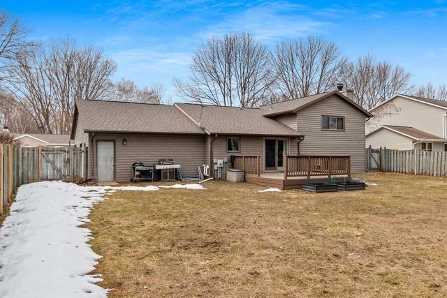 1327 SANDSTONE PLACE, Green Bay, WI 54313