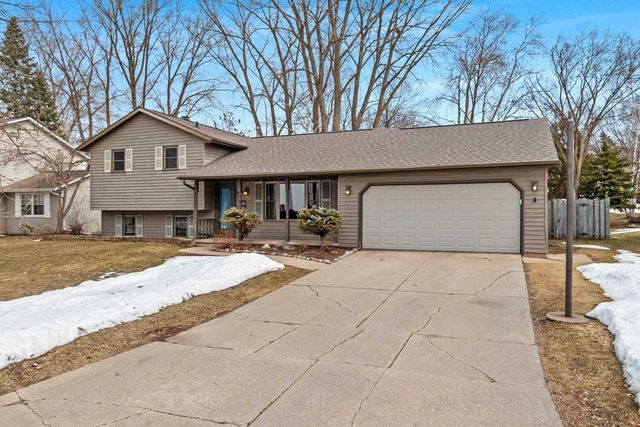 1327 SANDSTONE PLACE, Green Bay, WI 54313
