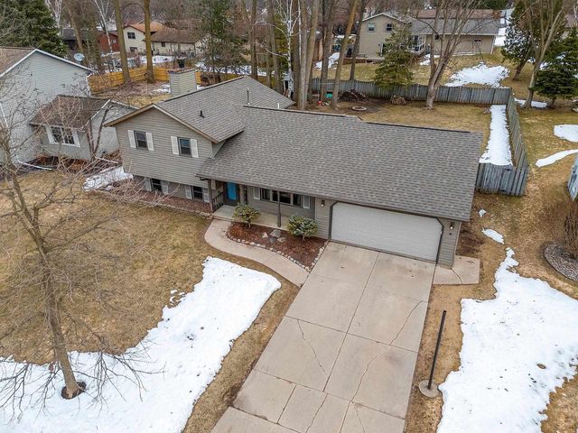 1327 SANDSTONE PLACE, Green Bay, WI 54313