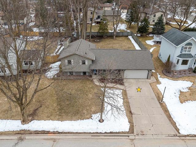 1327 SANDSTONE PLACE, Green Bay, WI 54313