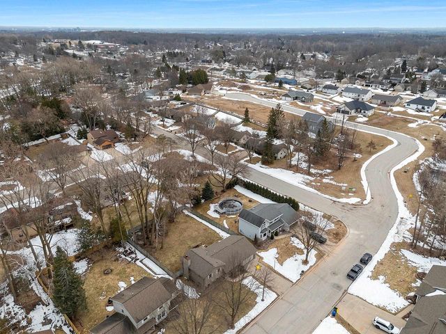 1327 SANDSTONE PLACE, Green Bay, WI 54313