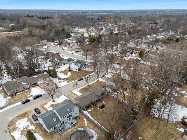 1327 SANDSTONE PLACE, Green Bay, WI 54313