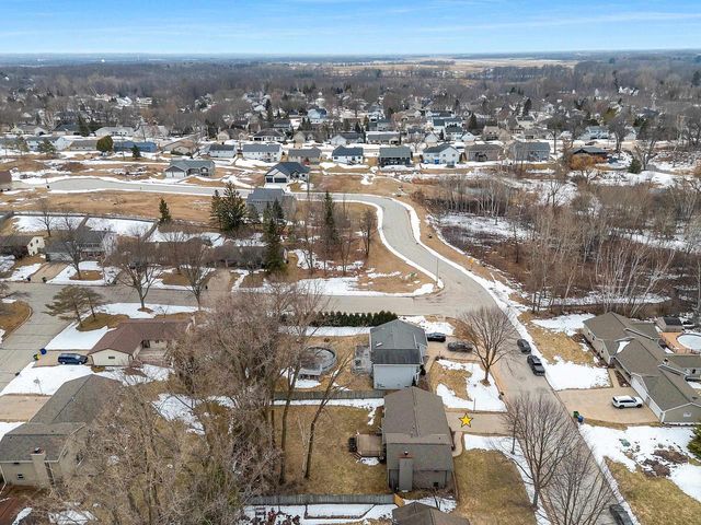 1327 SANDSTONE PLACE, Green Bay, WI 54313