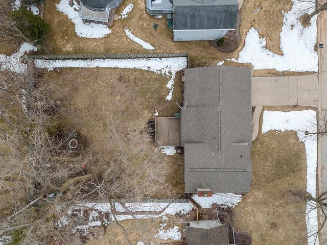 1327 SANDSTONE PLACE, Green Bay, WI 54313