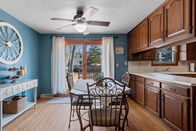 1327 SANDSTONE PLACE, Green Bay, WI 54313