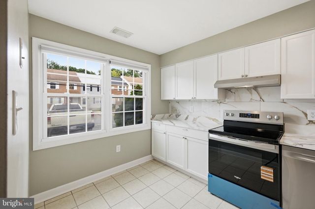 9053 SILVER MAPLE CT, Manassas, VA 20110