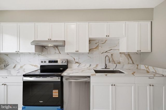 9053 SILVER MAPLE CT, Manassas, VA 20110