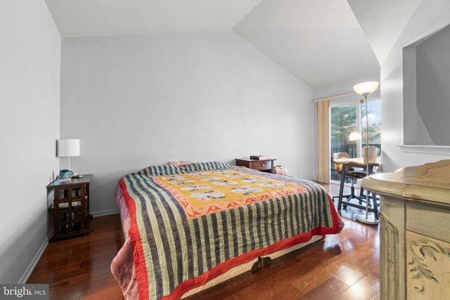 2 WOODLAKE DR, Marlton, NJ 08053