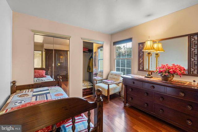 2 WOODLAKE DR, Marlton, NJ 08053