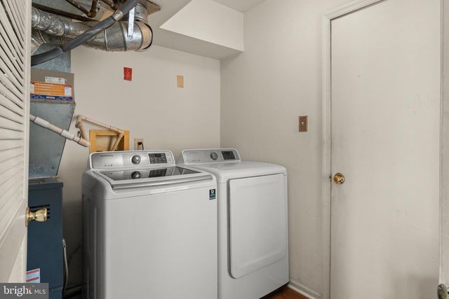 2 WOODLAKE DR, Marlton, NJ 08053