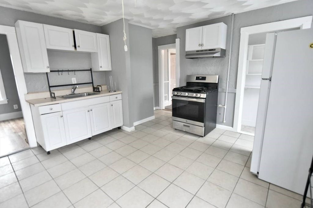 65 Clinton 2, Brockton, MA 02302