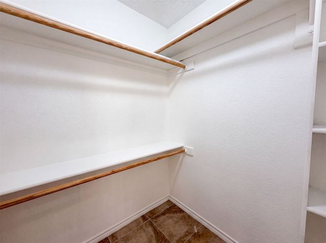 825 Adams Drive, Burleson, TX 76028