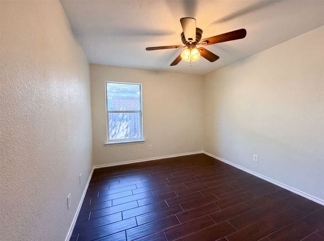 825 Adams Drive, Burleson, TX 76028