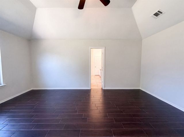 825 Adams Drive, Burleson, TX 76028
