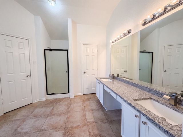 825 Adams Drive, Burleson, TX 76028