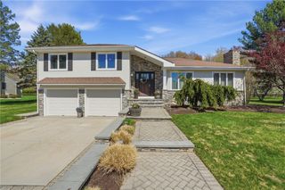 122 Mystery Farms Drive, Cranston, RI 02921
