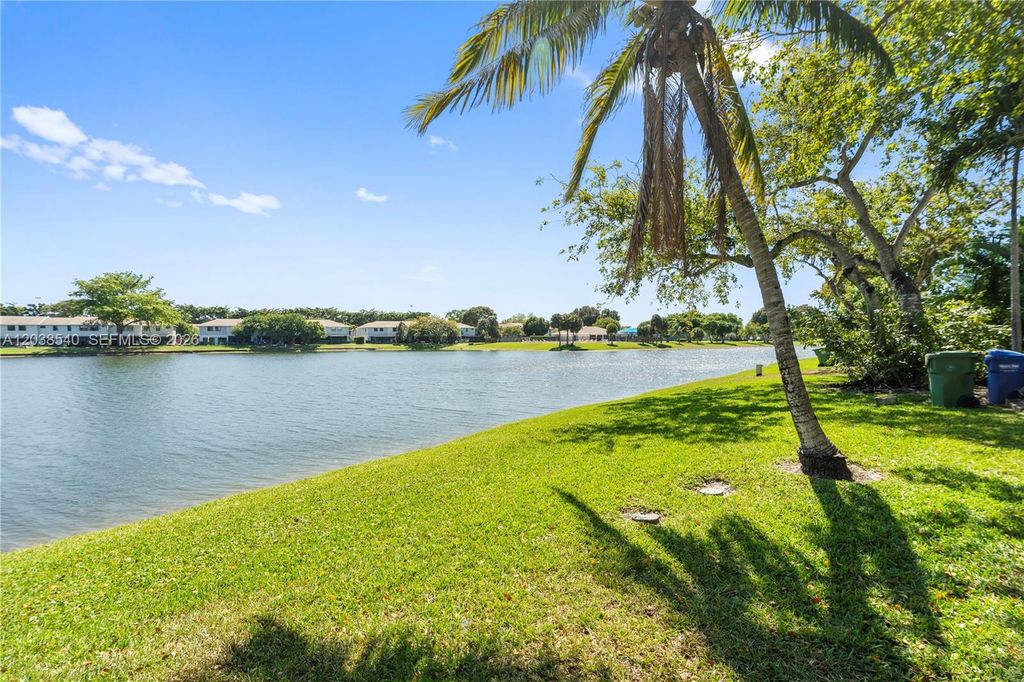 2540 W 67th Pl 204-28, Hialeah, FL 33016