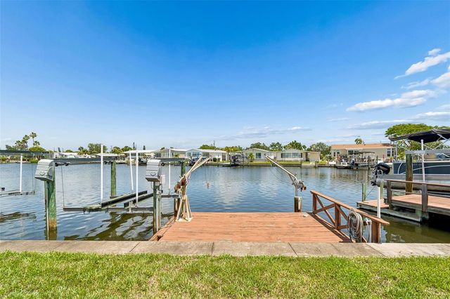 7186 MOUNT ARLINGTON DRIVE NE 421, St Petersburg, FL 33702