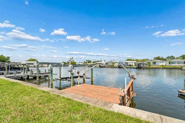 7186 MOUNT ARLINGTON DRIVE NE 421, St Petersburg, FL 33702