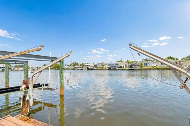 7186 MOUNT ARLINGTON DRIVE NE 421, St Petersburg, FL 33702