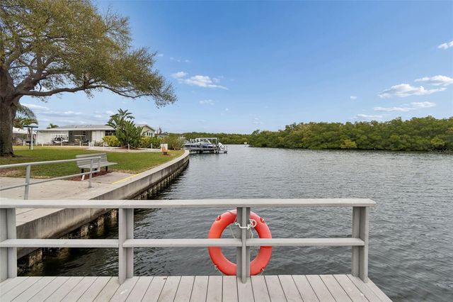 7186 MOUNT ARLINGTON DRIVE NE 421, St Petersburg, FL 33702