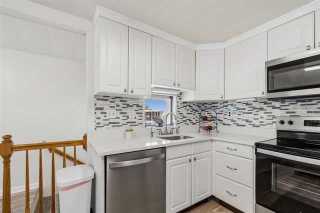 7186 MOUNT ARLINGTON DRIVE NE 421, St Petersburg, FL 33702