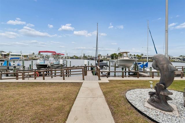 7186 MOUNT ARLINGTON DRIVE NE 421, St Petersburg, FL 33702