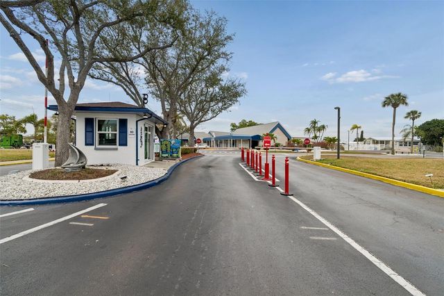 7186 MOUNT ARLINGTON DRIVE NE 421, St Petersburg, FL 33702