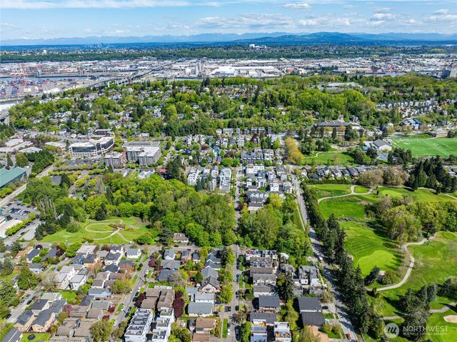 2827 SW Nevada Street, Seattle, WA 98126