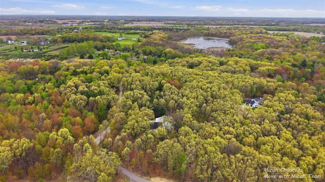 8266 Squires Street, Rockford, MI 49341