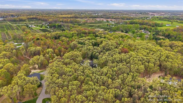 8266 Squires Street, Rockford, MI 49341