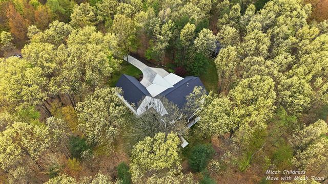 8266 Squires Street, Rockford, MI 49341