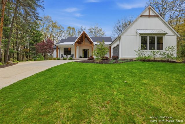 8266 Squires Street, Rockford, MI 49341