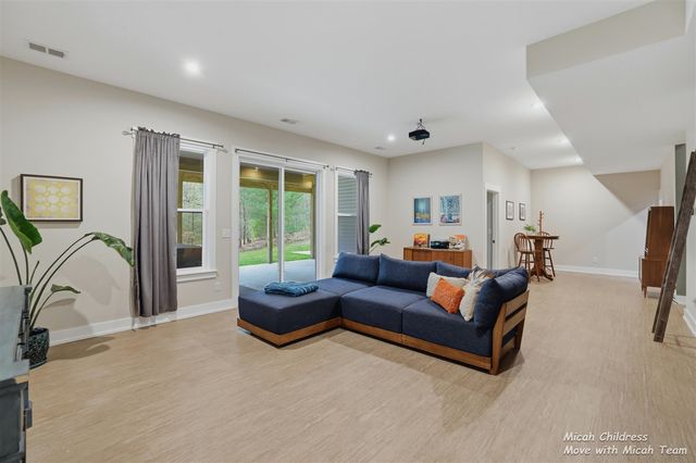 8266 Squires Street, Rockford, MI 49341