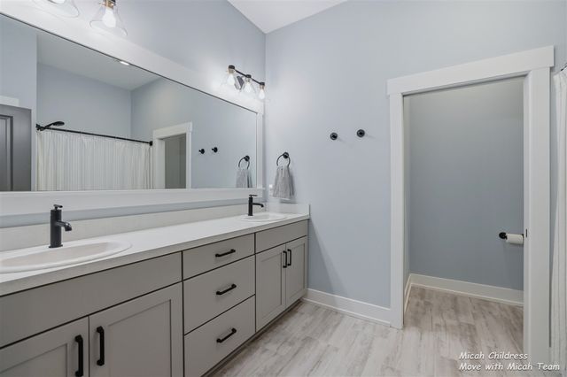 8266 Squires Street, Rockford, MI 49341