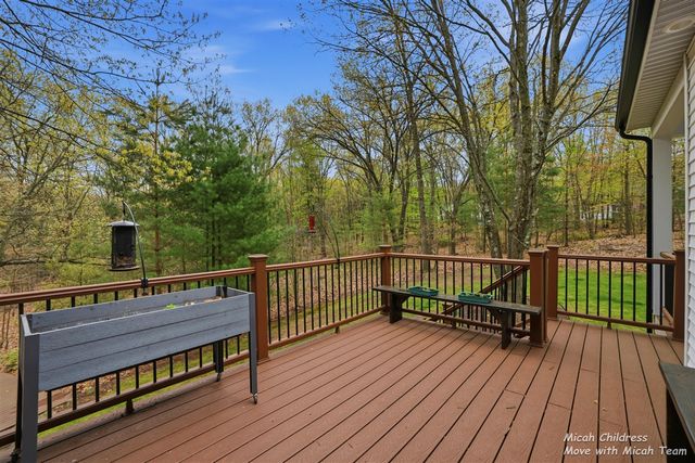 8266 Squires Street, Rockford, MI 49341
