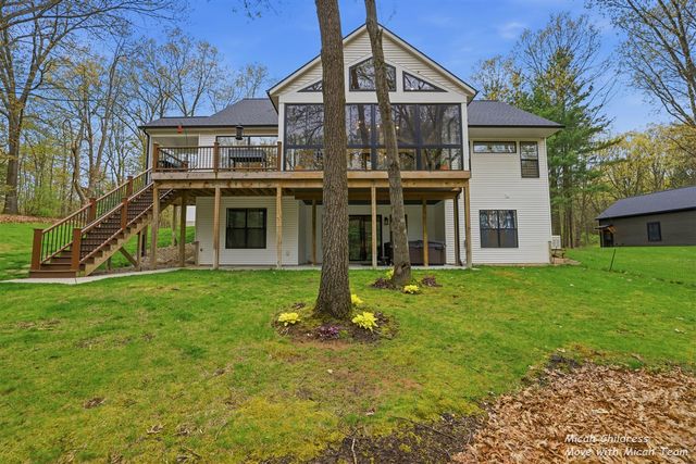 8266 Squires Street, Rockford, MI 49341