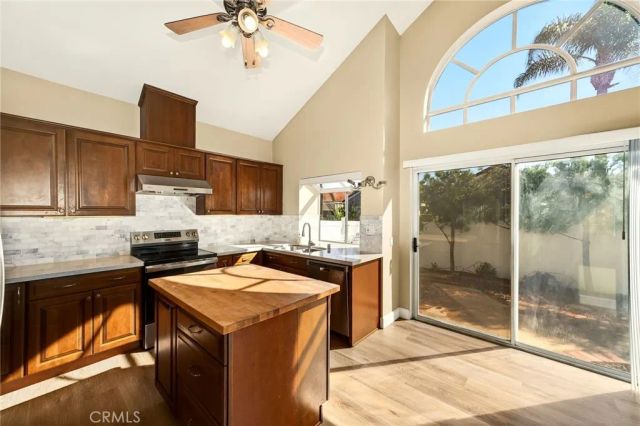 12136 Royal Lytham Row, San Diego, CA 92128