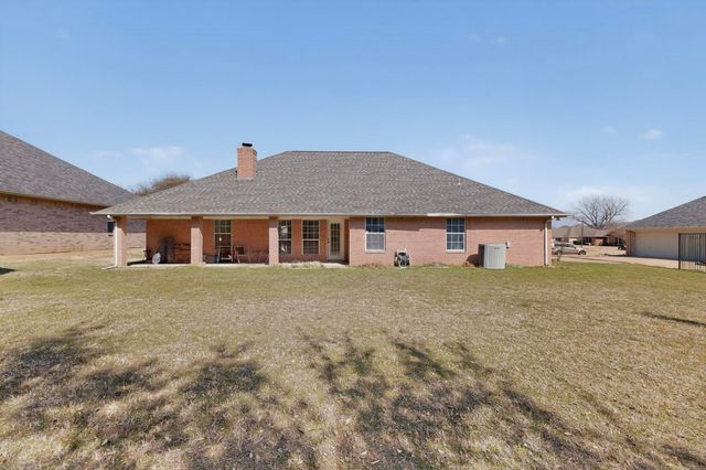 104 Shorewood Place, Joshua, TX 76058