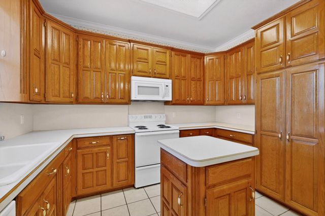 104 Shorewood Place, Joshua, TX 76058