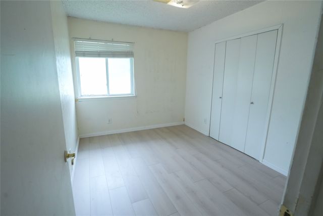 706 Midway Drive W, Euless, TX 76039