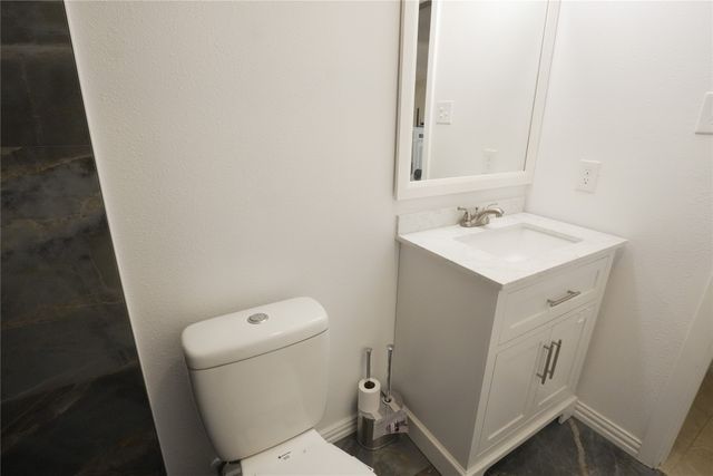 706 Midway Drive W, Euless, TX 76039