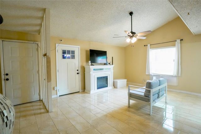 706 Midway Drive W, Euless, TX 76039