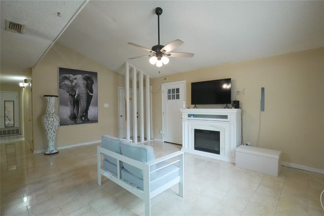 706 Midway Drive W, Euless, TX 76039